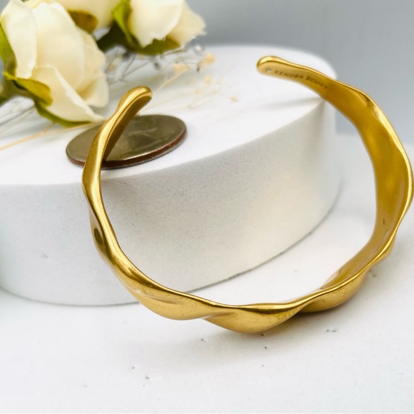 Kendra Scott Holland Cuff Bracelet In Vintage Gold - Picture 5 of 11